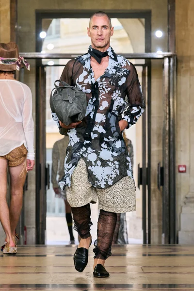 Look 8